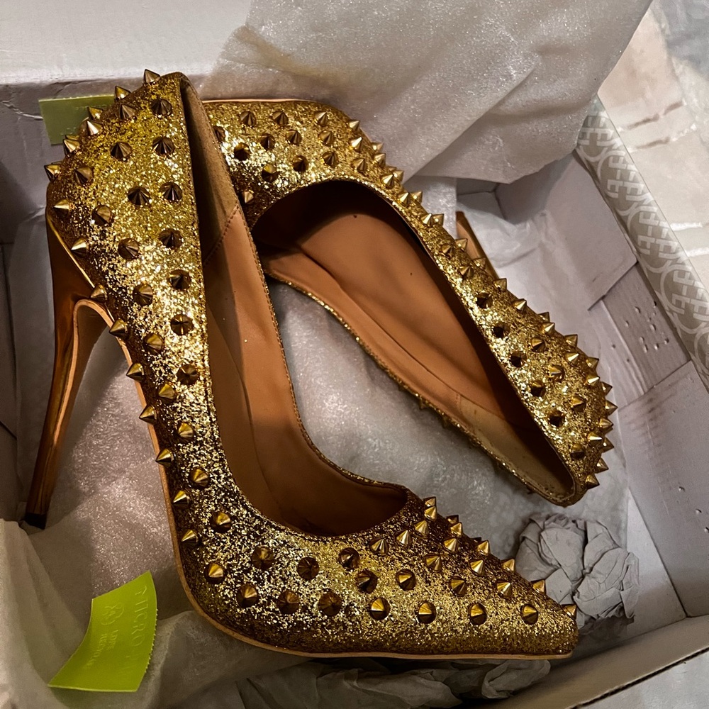 Heels - Picture 2 of 5